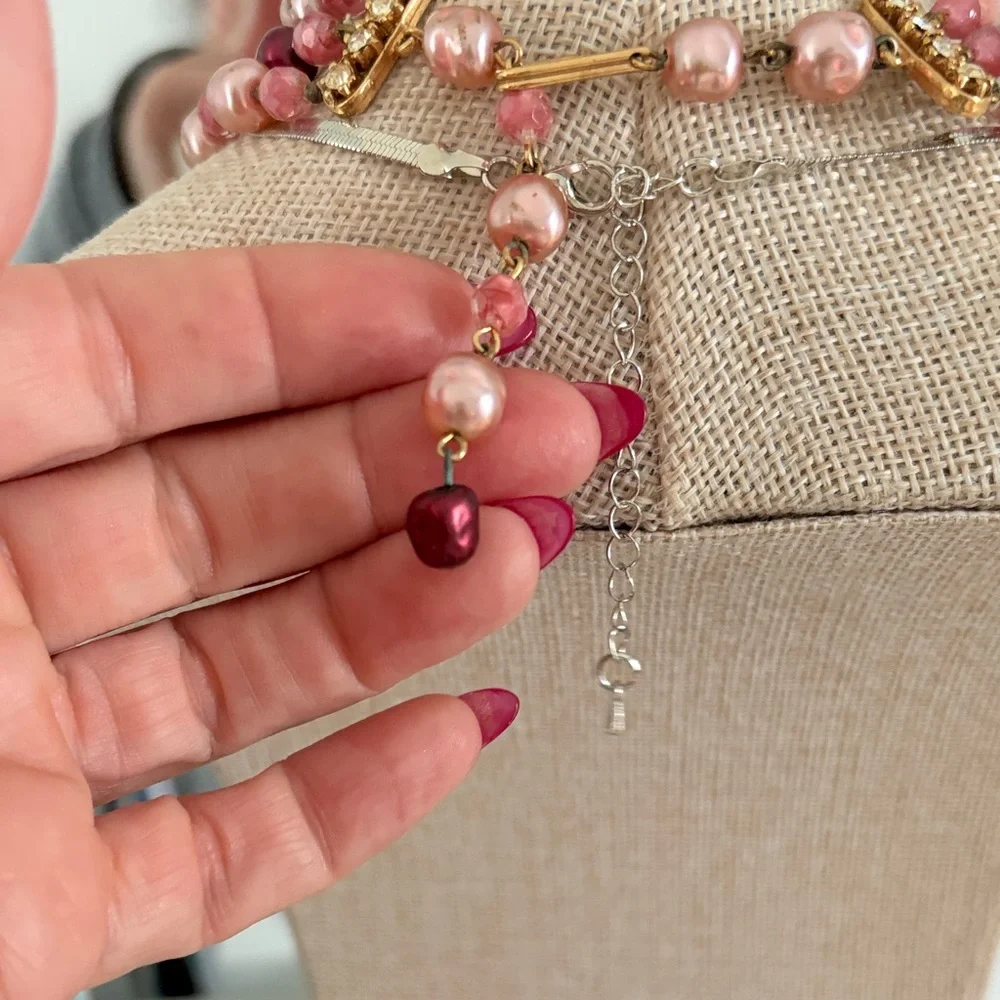 Glass and Acrylic Pink Pearl necklace - Picture 6 of 6